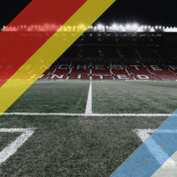 Voyage 2 nuits avec match Manchester United contre Manchester City à Old Trafford, logo Manchester United en haut à gauche, couleurs Manchester City en bas à droite.