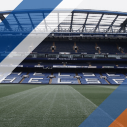 Voyage 2 nuits avec match Chelsea contre Ipswich Town à Stamford Bridge, logo Chelsea en haut à gauche, couleurs Ipswich Town en bas à droite.