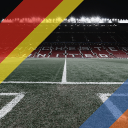 Voyage 2 nuits avec match Manchester United contre Ipswich Town à Old Trafford, logo Manchester United en haut à gauche, couleurs Ipswich Town en bas à droite.