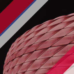 Voyage 2 nuits avec match Bayern Munich contre Leipzig à l'Allianz Arena, logo Bayern Munich en haut à gauche, couleurs Leipzig en bas à droite.