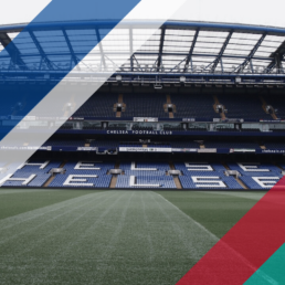 Voyage 2 nuits avec match Chelsea contre Liverpool à Stamford Bridge, logo Chelsea en haut à gauche, couleurs Liverpool en bas à droite.