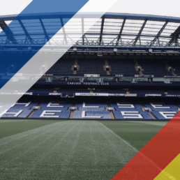 Voyage 2 nuits avec match Chelsea contre Manchester United à Stamford Bridge, logo Chelsea en haut à gauche, couleurs Manchester United en bas à droite.