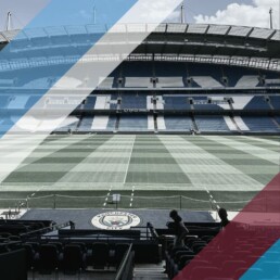 Voyage 2 nuits avec match Manchester City contre West Ham à l'Etihad Stadium, logo Manchester City en haut à gauche, couleurs West Ham en bas à droite.