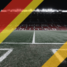 Voyage 2 nuits avec match Manchester United contre Wolverhampton à Old Trafford, logo Manchester United en haut à gauche, couleurs Wolverhampton en bas à droite.